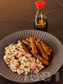Пържени наденички със соев сос и бобена салата - снимка на рецептата